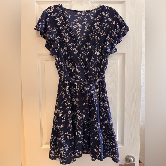 Dresses & Skirts - Hapsho Navy Floral Dress